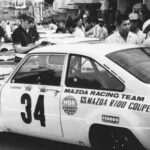 Die Japaner entdecken die 24h von Spa: das Mazda –Werksteam an den Boxen 1970