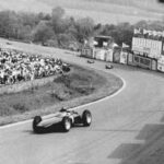 Spa: GP Belgien 1962, seltenes Bild der „Stavelot“-Kurve: im Vordergrund der zweitplatzierte Graham Hill im BRM P 57-V8