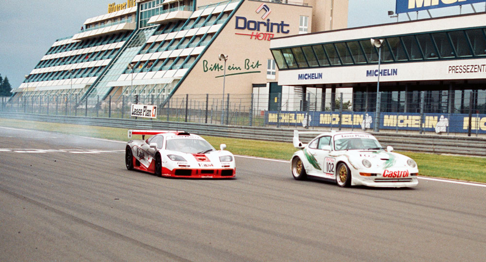 Nürburgring 1996: Zielankunft des McLaren F1 GTR von Thomas Bscher/ Peter Kox