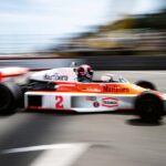 Grand-Prix-de-Monaco-Historique-2024-curbs-historischer-motorsportmagazin-Vierter--Martin-Halusa-im-McLaren-M23,-den-früher-Jochen-Mass-pilotierte
