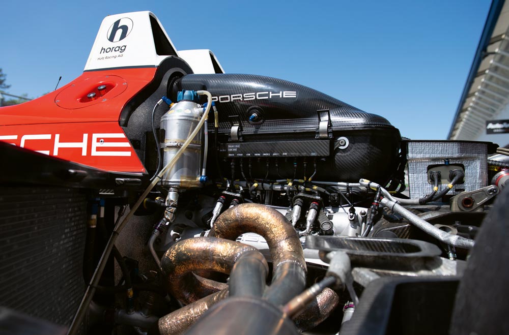 prosche-rs-spyder-lmp2--chassis-curbs-historischer-motorsport-magazin-Der-3,4-Liter-V8-Motor-entwickelt-zirka-500-PS