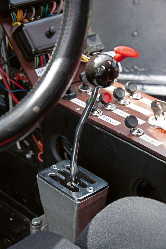 ferrari-512-BBLM-curbs-historischer-motorsport-magazin-Ohne-gibt`s-nicht--Kulissenschaltung-im-Ferrari