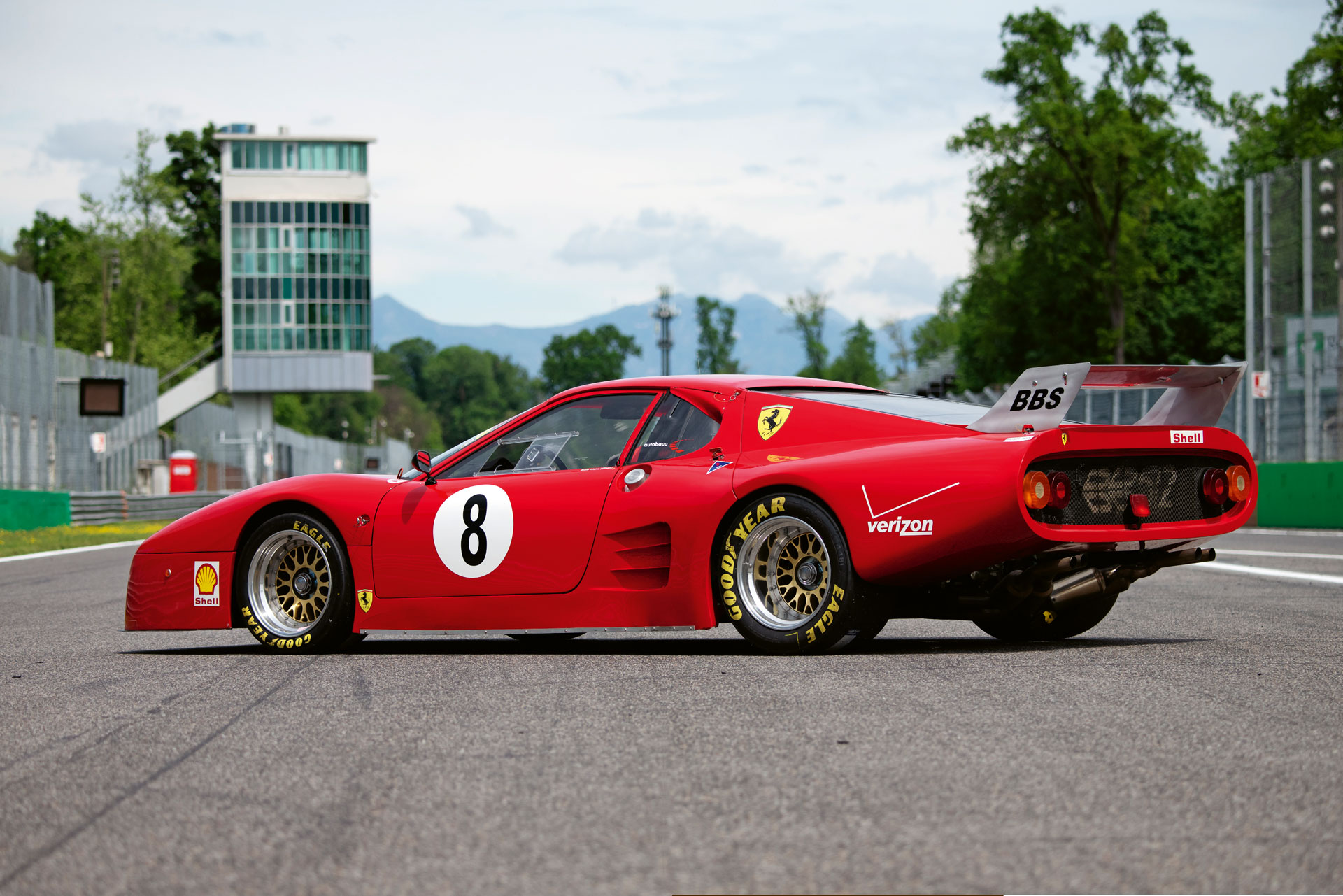 ferrari-512-BBLM-curbs-historischer-motorsport