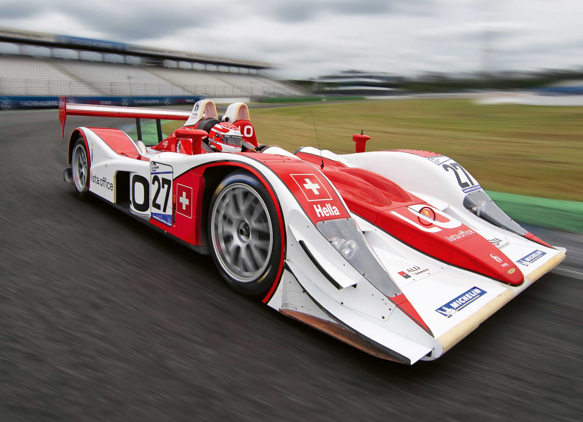 trackday-marco-werner-Lola-LMP2-I-curbs-historischer-motorsport-magazin